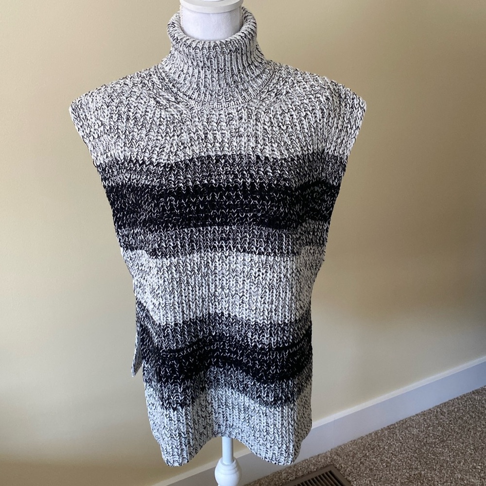 Elan Sweater Vest Poncho NWT Black White Small Boutique